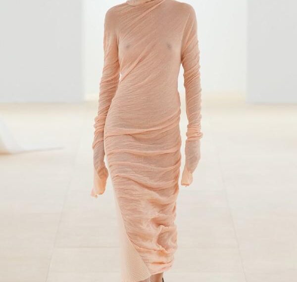 ISSEY MIYAKE INNOVATION