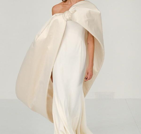 ALEXIS MABILLE EFFORTLESS ELEGANCE