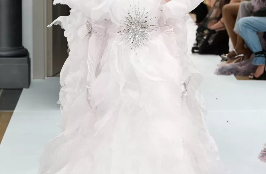 YANINA COUTURE LEADING MAIN ENERGY