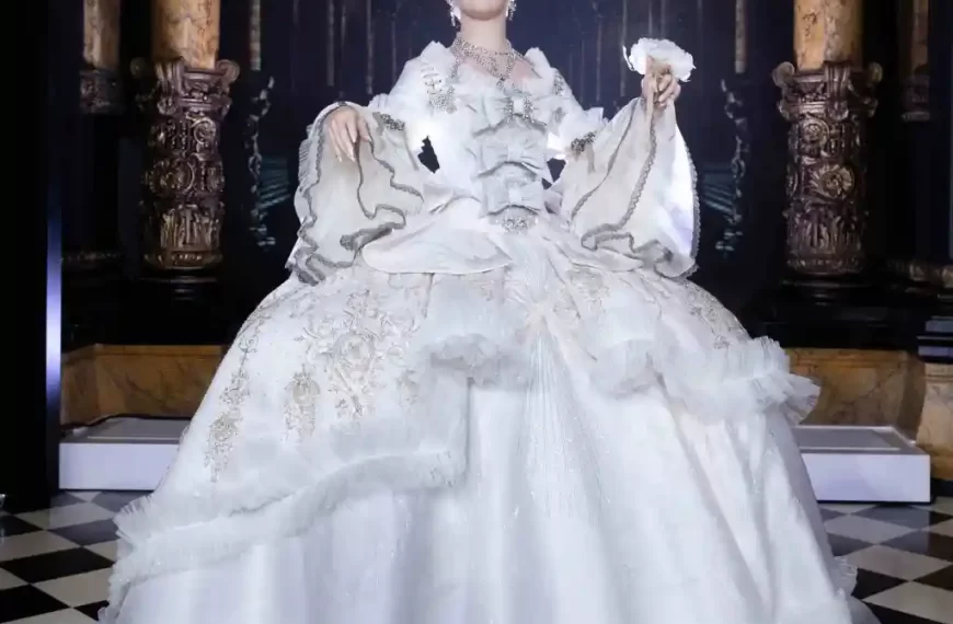 JULIEN FOURNIE LAST QUEEN