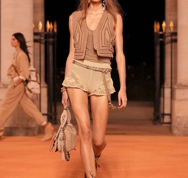 ISABEL MARANT BARE DRAWN TO THE&hellip;