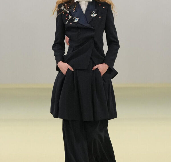 VIVETTA ROMANCE AND DISQUIET