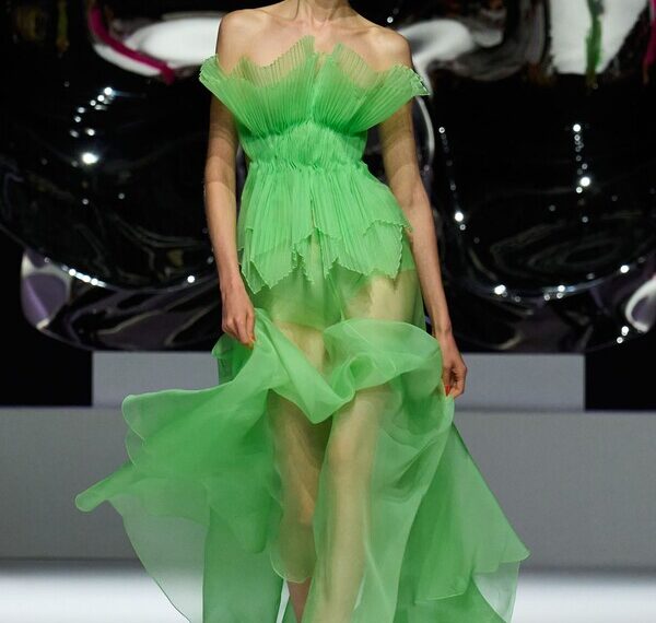 GENNY UNPREDICTABLE CURVES