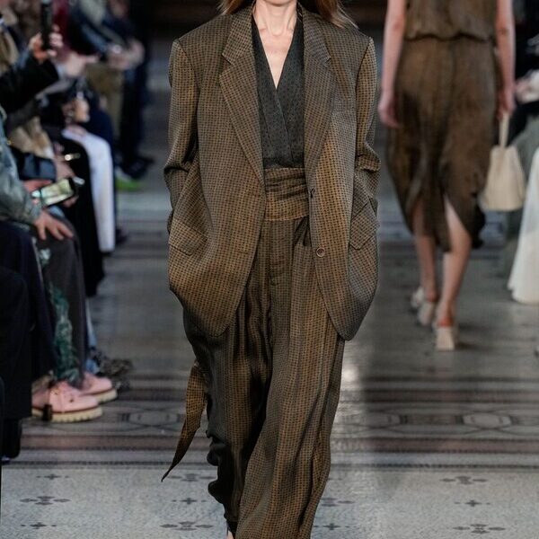 UMA WANG THE ART OF UNDOING