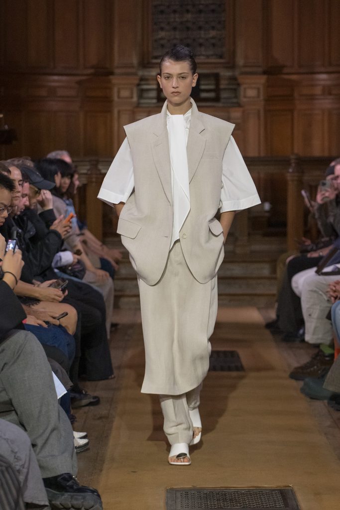 Model on the runway at the Uma Wang fashion show in Paris, Spring Summer 2027 Ready To Wear Fashion Week, Runway Look #001