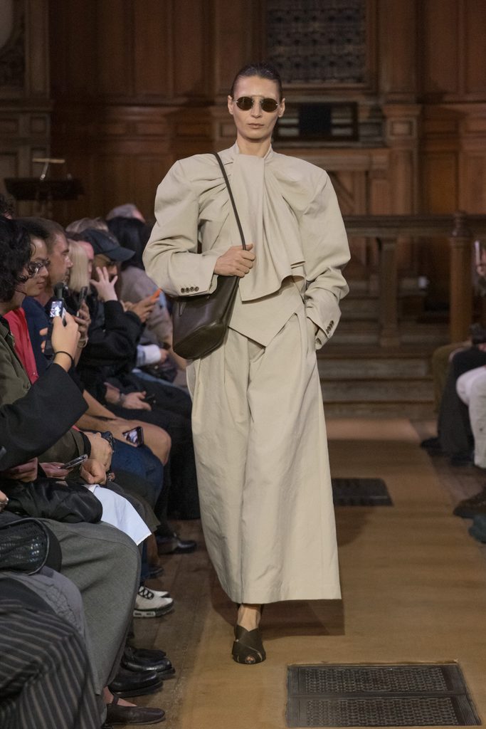 Model on the runway at the Uma Wang fashion show in Paris, Spring Summer 2027 Ready To Wear Fashion Week, Runway Look #003