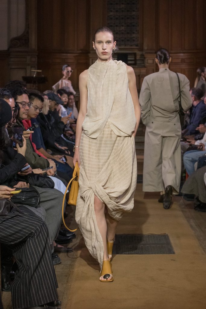 Model on the runway at the Uma Wang fashion show in Paris, Spring Summer 2027 Ready To Wear Fashion Week, Runway Look #008