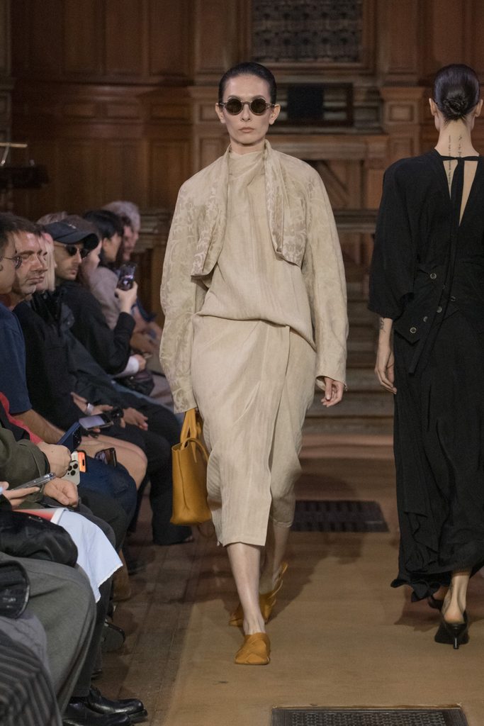 Model on the runway at the Uma Wang fashion show in Paris, Spring Summer 2027 Ready To Wear Fashion Week, Runway Look #020