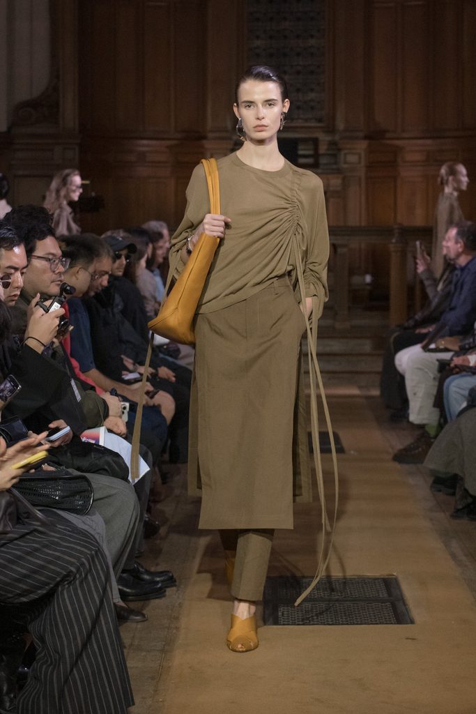 Model on the runway at the Uma Wang fashion show in Paris, Spring Summer 2027 Ready To Wear Fashion Week, Runway Look #026