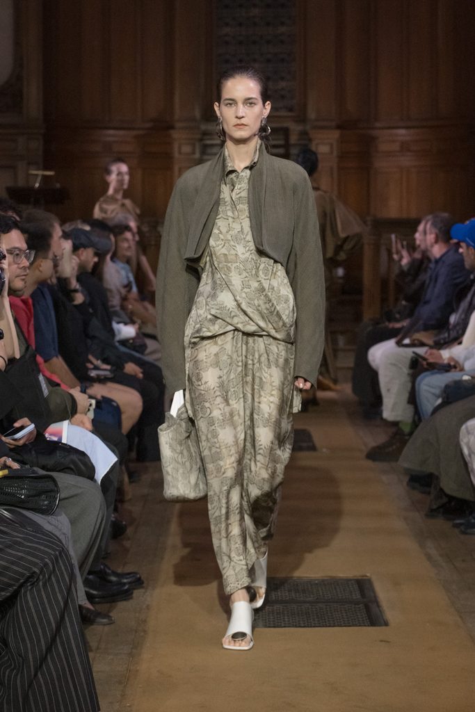 Model on the runway at the Uma Wang fashion show in Paris, Spring Summer 2027 Ready To Wear Fashion Week, Runway Look #028