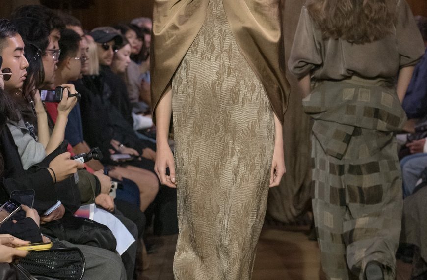 Model on the runway at the Uma Wang fashion show in Paris, Spring Summer 2027 Ready To Wear Fashion Week, Runway Look #029