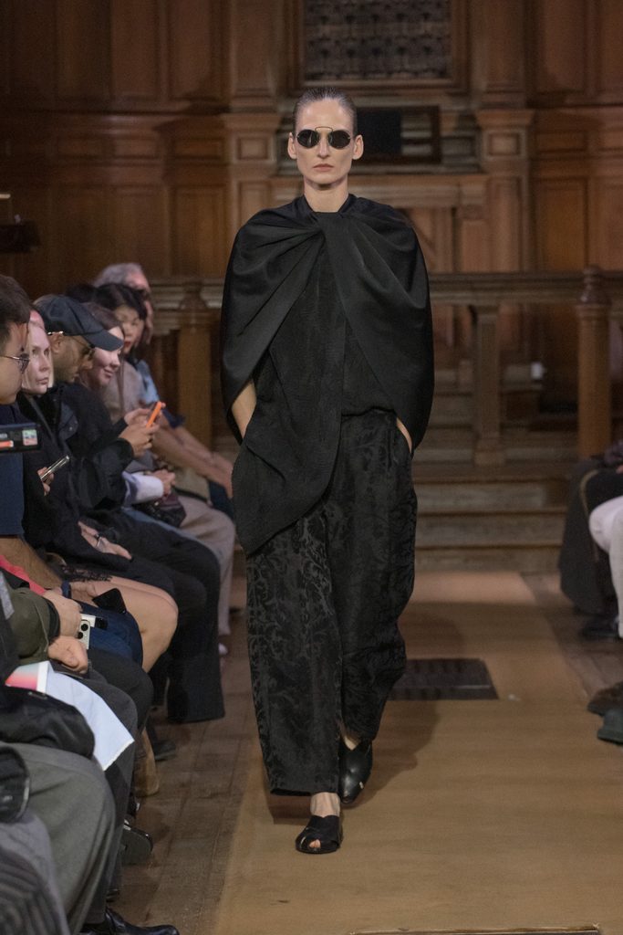 Model on the runway at the Uma Wang fashion show in Paris, Spring Summer 2027 Ready To Wear Fashion Week, Runway Look #032